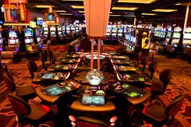 Giao diện casino trực tuyến hiện đại của mt chu nhat trên điện thoại và máy tính